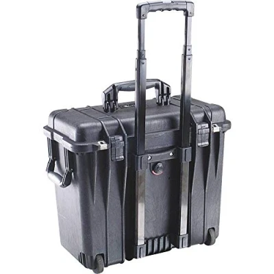 Abbildung von PELI 1440 Schützender Koffer Mit Top Loader Design, Trolley Koffer, Reisekoffer, IP67 Wasser und Staubdicht, 34L Volumen, Schaumstoffeinlage (Anpassbar), Farbe: Schwarz
