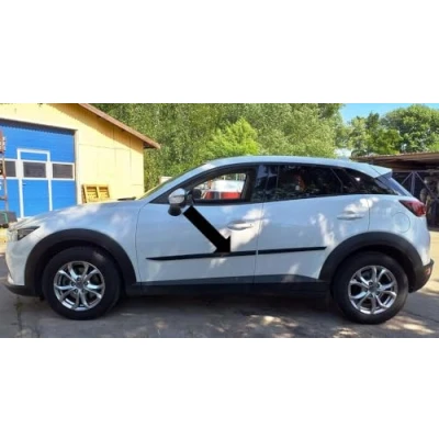 Abbildung von Spangenberg Seitenschutzleisten schwarz kompatibel mit Mazda CX 3 ab Baujahr 03.2015 F36 3700036