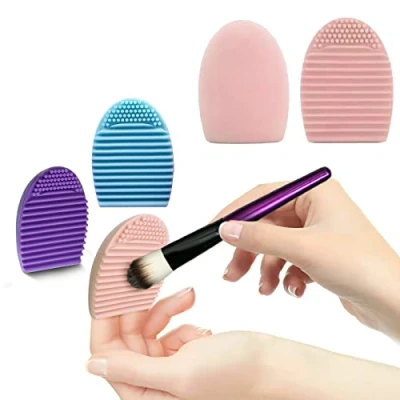 Abbildung von Reinigung von Make up Pinseln Brushegg Pinsel