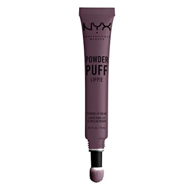 Abbildung von NYX Professional Makeup Lippencreme Powder Puff Lippie Lip Cream, leichte Creme für die Lippen, pudrig weicher Look, 12 ml, Deep Plum