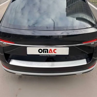 Abbildung von OMAC Ladekantenschutz Stoßstange kompatibel mit Skoda Superb Kombi 2015 2024 Chrom Gebürstet