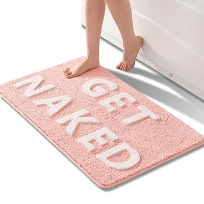 Abbildung von QJHOMO Get Naked Badematte, rosa und weiß, Badezimmermatten, 60 x 90 cm, rutschfeste Badematten für Badezimmer, bunte Buchstaben, weiche Mikrofaser, Badezimmermatte, maschinenwaschbarer Teppich
