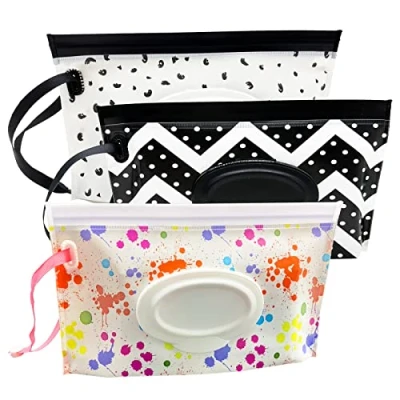Abbildung von ULVBABI Tragbarer Spender für Feuchttücher, wiederverwendbare Baby Windelentsorgungsbeutel, nachfüllbar, persönlicher Reise Clutch Spender, Halter (Wave, Feder und Batikmuster)