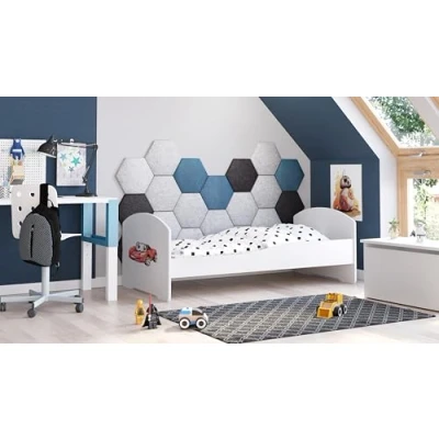 Abbildung von KOBI LUK Kinderbett mit Matratze, weiß für Kinderzimmer einen Jungen und EIN Mädchen Gestell inklusive (Rennauto, 160x80)