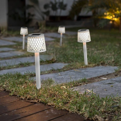 Abbildung von Newgarden LED Solarleuchte Gretita, weiß, Erdspieß, 4er Set