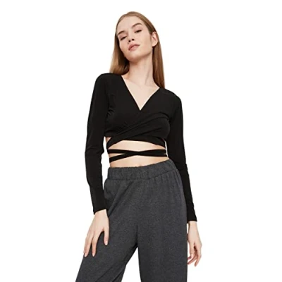 Abbildung von Trendyol Damen Linking detaillierte Kratzer gestrickte Bluse Blouse, Black, M