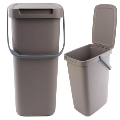Abbildung von KADAX Abfallbehälter mit Deckel und Griff, Abfalleimer aus Plastik, Mülleimer für die Mülltrennung, Rechteckiger Abfallsammler Klappdeckel (Braun, 12L)