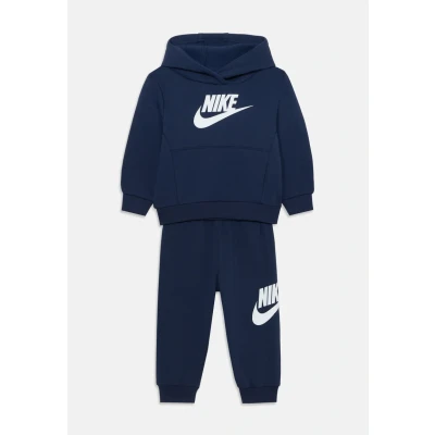 Abbildung von Nike Babyanzug Club Fleece Blau Code 66L135 U90, blau/weiß, 80