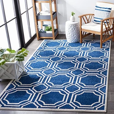 Abbildung von SAFAVIEH Geometrisch Teppich für Wohnzimmer, Esszimmer, Schlafzimmer Amherst Collection, Kurzer Flor, Marine und Elfenbein, 122 X 183 cm