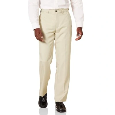 Abbildung von Amazon Essentials Herren Flatfront Anzughose mit Erweiterbarem Bund, Klassisch Geschnitten, Stone, 36W / 32L