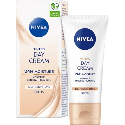 Abbildung von Nivea Face Day Cream Light Tinted Moisturizing Daily Essentials LSF 15 50ml Tube
