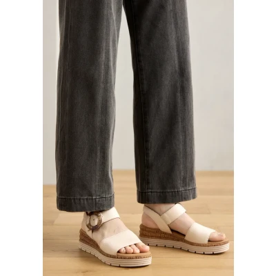 Abbildung von Gabor Damen Riemchensandalen, Frauen Sandalen,offene Schuhe,Strandschuhe,Sandaletten,Sommersandalen,bequem,flach,Creme,41 EU / 7.5 UK