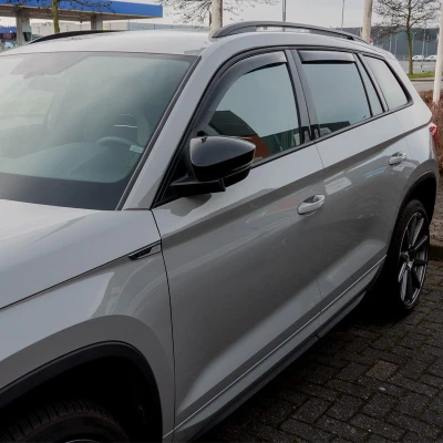 Abbildung von ClimAir Car Comfort Windabweiser Schwarz kompatibel mit Skoda Kodiaq 2017 (nur Schwarze Schachtleiste)