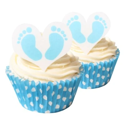 Abbildung von 12 baby Jungen Füsse, essbare Kuchendekoration &amp; Babyblaue Pünktchen Muffinförmchen / Boy Feet Edible Cake Decorations blue polka dot muffin cases