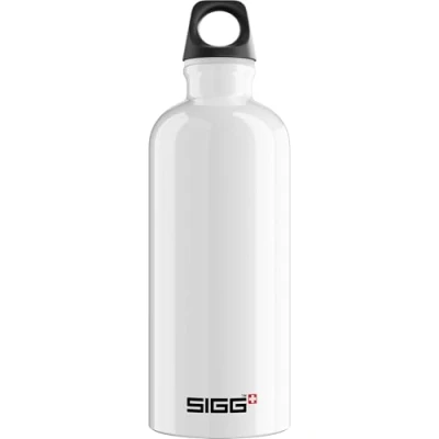 Abbildung von SIGG Alu Trinkflasche Traveller Weiss Klimaneutral Zertifiziert Für Kohlensäurehaltige Getränke Geeignet Auslaufsicher Federleicht BPA frei 0,6L