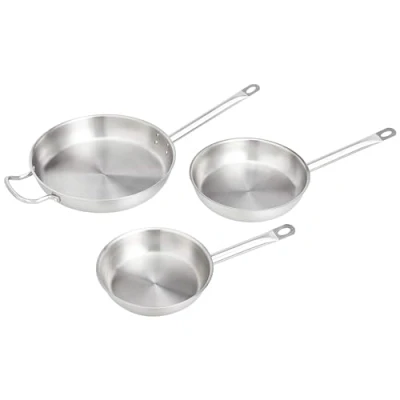 Abbildung von Amazon Basics Bratpfannen Set, Edelstahl, aluminiumbeschichtet, ofenfest, spülmaschinenfest, mit 20 cm, 24 cm und 30 großen Pfannen, 3 teilig, Silber (früher AmazonCommercial Marke)