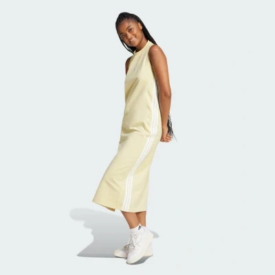 Abbildung von adidas Sportswear Essentials 3STRIPES LONG Racerback Jerseykleid, Damen, Größe: Small, Powder yellow/white