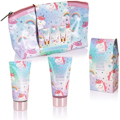 Abbildung von BRUBAKER Cosmetics 4 tlg. Einhorn Bade und Dusch Set Cherry Blossom Geschenkset mit Kirschblüten Duft in Kosmetiktasche
