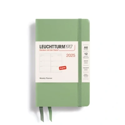 Abbildung von LEUCHTTURM1917 370780 Wochenkalender Pocket (A6) 2025, Salbei, Englisch