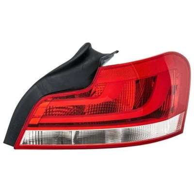 Abbildung von HELLA 2VP 010 756 201 Rückleuchte rechts H21W, P21W, PY21W, W16W 12 weiß/rot mit Glühlampen Lampenträger BMW: 1 Coupe, Cabrio