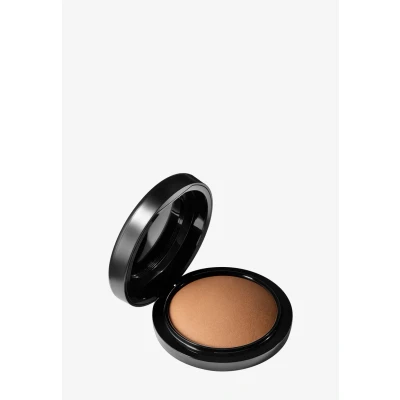 Abbildung von MAC Mineralize Skinfinish Natürliches Puder (Verschiedene Farbtöne) Dark Tan