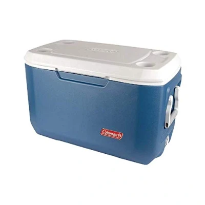 Abbildung von Coleman Passive Kühlbox 70QT Extreme Mobile Thermobox fürs Auto &amp; Camping, Fassungsvermögen 66 Liter (20x1,5L Flaschen) Coolbox