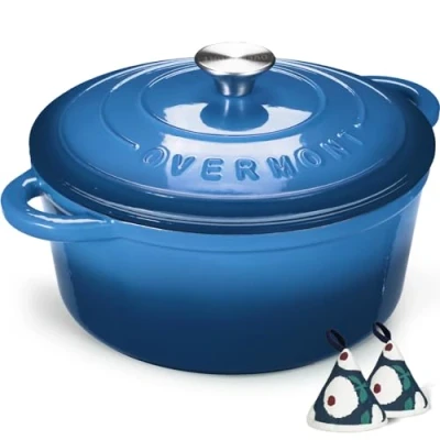 Abbildung von Overmont Bräter emaille Gusseisen Topf Schmortopf 28cm backofengeeignet mit Deckel und Kochbuch für Küche Backen Schmoren Braten Blau