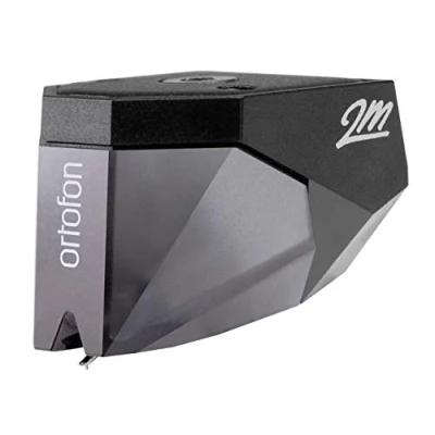 Abbildung von Ortofon 2M Silver Moving Magnet Tonabnehmer mit elliptischem Nadelschliff Spulenwicklungen aus versilbertem Kupfer hohe Klangtreue dynamische Wiedergabe silber