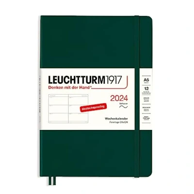 Abbildung von LEUCHTTURM1917 367651 Wochenkalender Medium (A5) 2024, Softcover, Forest Green, Deutsch, 12 Monate