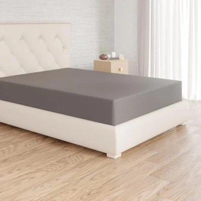 Abbildung von Amazon Basics Spannbetttuch, Jersey, Dunkelgrau 80 x 200 cm