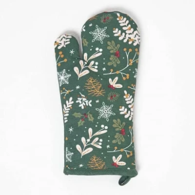 Abbildung von HOMESCAPES Ofenhandschuh Weihnachtswald grün, Backhandschuh Weihnachten 18x32 cm, waschbarer Topfhandschuh aus Baumwolle mit Weihnachts Motiv