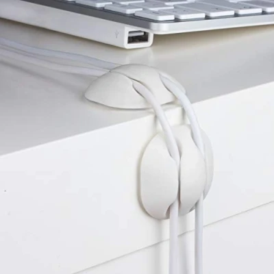 Abbildung von CABLE CANDY Mixed Beans Set 6 Stück Kabelhalter Kabel Organizer Kabelclips. Kabelführung Kabelmanagement Zubehör Für Schreibtisch, Home Office, Büro und Auto. Selbstklebend bis 5mm. Weiß