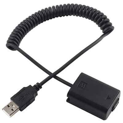 Abbildung von USB Stromkabel zum decodierten NP FW50 Dummy Akku für Sony A7 A7R A7S A7II A7RII A7SII A6000 / A6100 A6300 A6400/ A6500