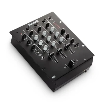 Abbildung von Numark M4 3 Kanal Scratch DJ Mixer, Rack montierbar mit Band EQ, Mikrofoneingang und austauschbarem Crossfader Reverse Slope Kontrollen