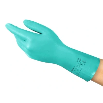 Abbildung von Ansell AlphaTec 37 300 Mehrzweckhandschuhe aus Nitril, Chemikalienschutz, Lebensmittel Geeignet, Wiederverwendbare Nitrilhandschuhe, Hausputz, Haushalt, Kochen, Grün, Größe M (12 Paar)