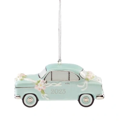 Abbildung von Lenox 894435 2023 Just Married Vintage Car Ornament
