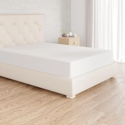 Abbildung von Amazon Basics Spannbetttuch, Jersey, Weiß 80 x 200 cm