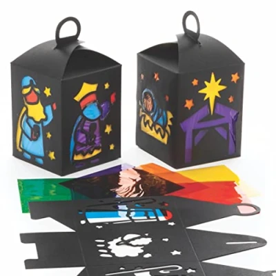 Abbildung von Baker Ross FC246 Weihnachtskrippe Laternen Bastelsets für Kinder 4er Pack, Papierlaternen mit Buntglaseffekt zum Basteln und Dekorieren