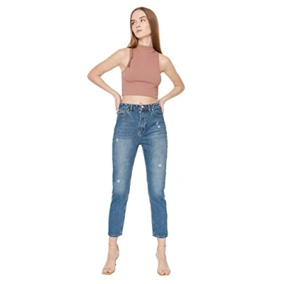 Abbildung von Trendyol, blauer Ausfransen detaillierte hohe Taille Mutter Jeans, blau, 36