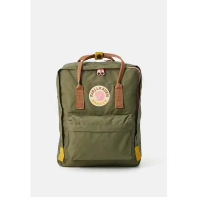 Abbildung von Fjällräven Unisex Kånken Koncept 16L Rucksäck, Green/Khaki Dust