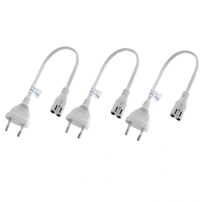 Abbildung von shortix Dreierpack kurzes Netzkabel (Stromkabel mit Euro Flachstecker auf 8 Buchse). weiß. 30cm.
