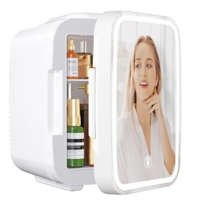 Abbildung von YASHE Mini Kühlschrank für Schlafzimmer, Skincare mit LED Spiegel, kleiner Kühlschrank, 4 l, tragbar, thermoelektrisch, Heizung &amp; Kühler, 220 V AC/12 DC, Auto, Büro, Schlafsaal (weiß)