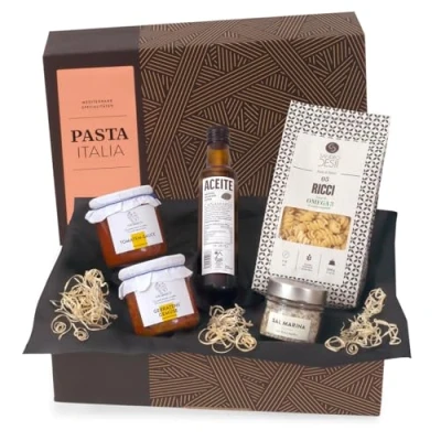 Abbildung von Geschenk Set PASTA ITALIA Gefüllter Präsentkorb mit italienischen Nudeln, mediterraner Feinkost, nativem Olivenöl und Meersalz jamon.de