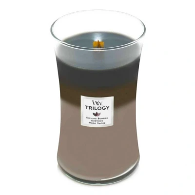 Abbildung von Woodwick Duftkerze Trilogy Cozy Cabin im großen Sanduhr Glas mit Holzdocht, 610g Large, 3in1 Düfte: Evening Bonfire, Oudwood, und Wood Smoke