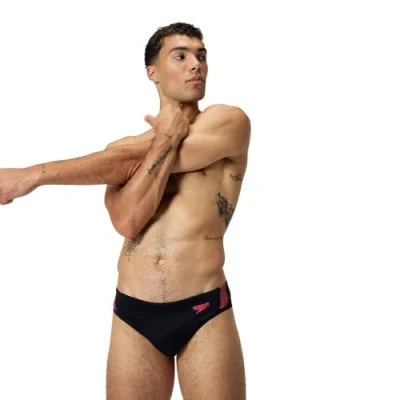 Abbildung von Speedo Hyperboom Splice Briefs Quick Drying Training Fitness Chlorine Resistant Badehose für Herren, Black/Coral Sands, 42