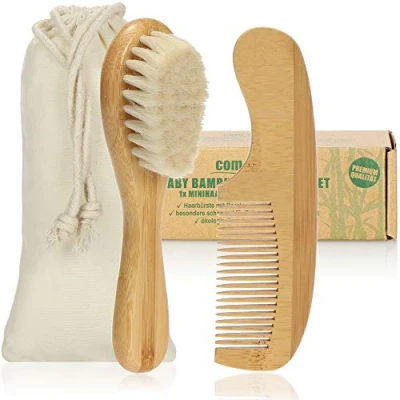 Abbildung von com four® Babybürste und Babykamm ab 0 Monate für Neugeborene Kleinkinder Babyhaarbürste aus Bambus mit weicher Schafswolle Haarbürste Babyhaar (Kamm + Schaf)