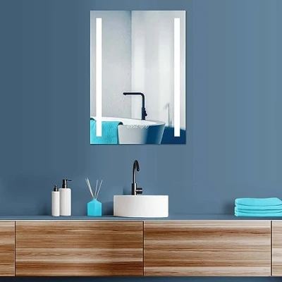 Abbildung von HOKO® LED Badspiegel 60x80 cm. Badezimmer Spiegel mit Uhr. Design Bad Beleuchtung und Touch Schalter + Lichtwechsel Warmweiß Kaltweiß Neutral