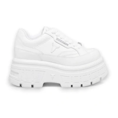 Abbildung von Windsorsmith Damen Sneaker mit Plateausohle aus klobigem Leder in Weiß Swerve
