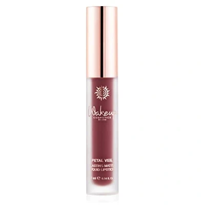 Abbildung von Wakeup Cosmetics Petal Veil Liquid Lipstick, langanhaltender, matter Lippenstift mit No Transfer Effekt, Farbe Berry Red