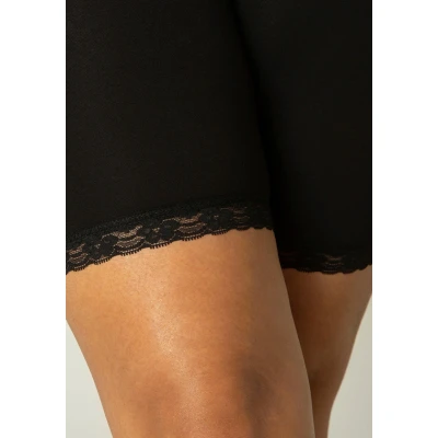 Abbildung von Base Level Curvy Radlerhose &quot;Ava&quot;, mit Spitzenkante